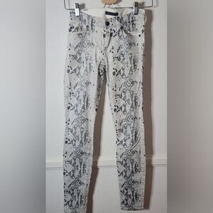 7 For All Man Kind Animal Print Skinny Jeans Petite Size 23